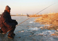 冬季钓鱼牢记这三点，封竿不存在的！
