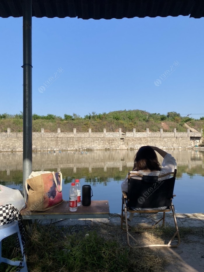 鱼麻子欢乐垂钓园