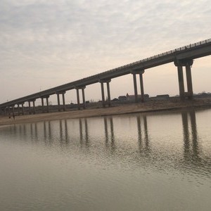信江河