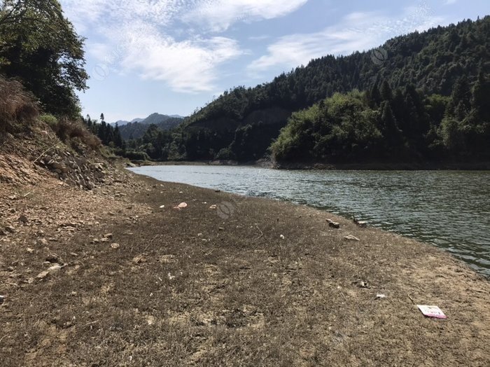 梨溪口水库,爬山涉水钓鲫鱼