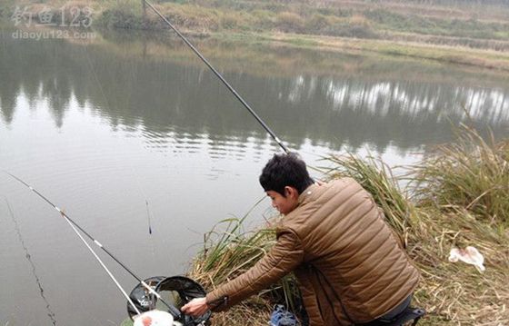 冬季出釣喜得滿滿一盆魚(yú)兒